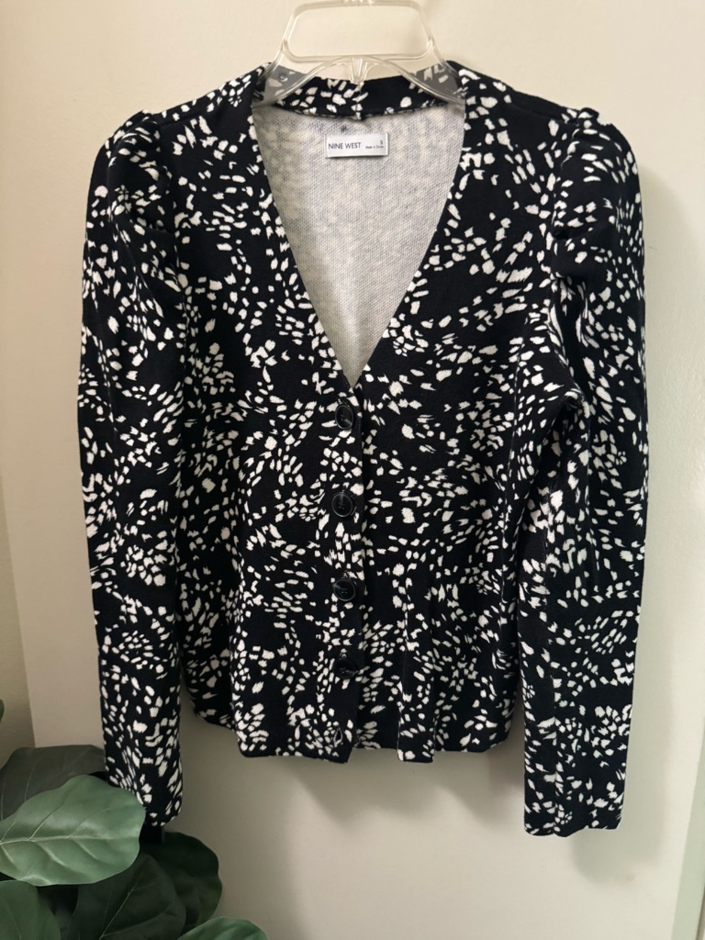 Nine West V Neck Black and White Button Front Sweater Small Puff Sleeve